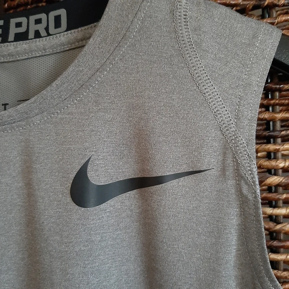 Nike Pro Tank Top Medium Gray Dri Fit Fitted Compression Athletic Workout Active